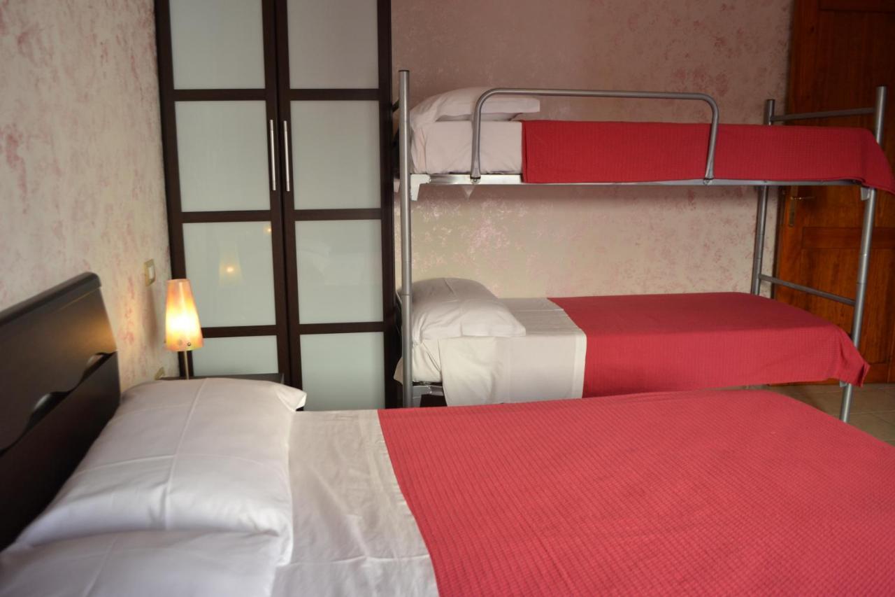 Sa Marina Bed & Breakfast La Caletta Exterior photo
