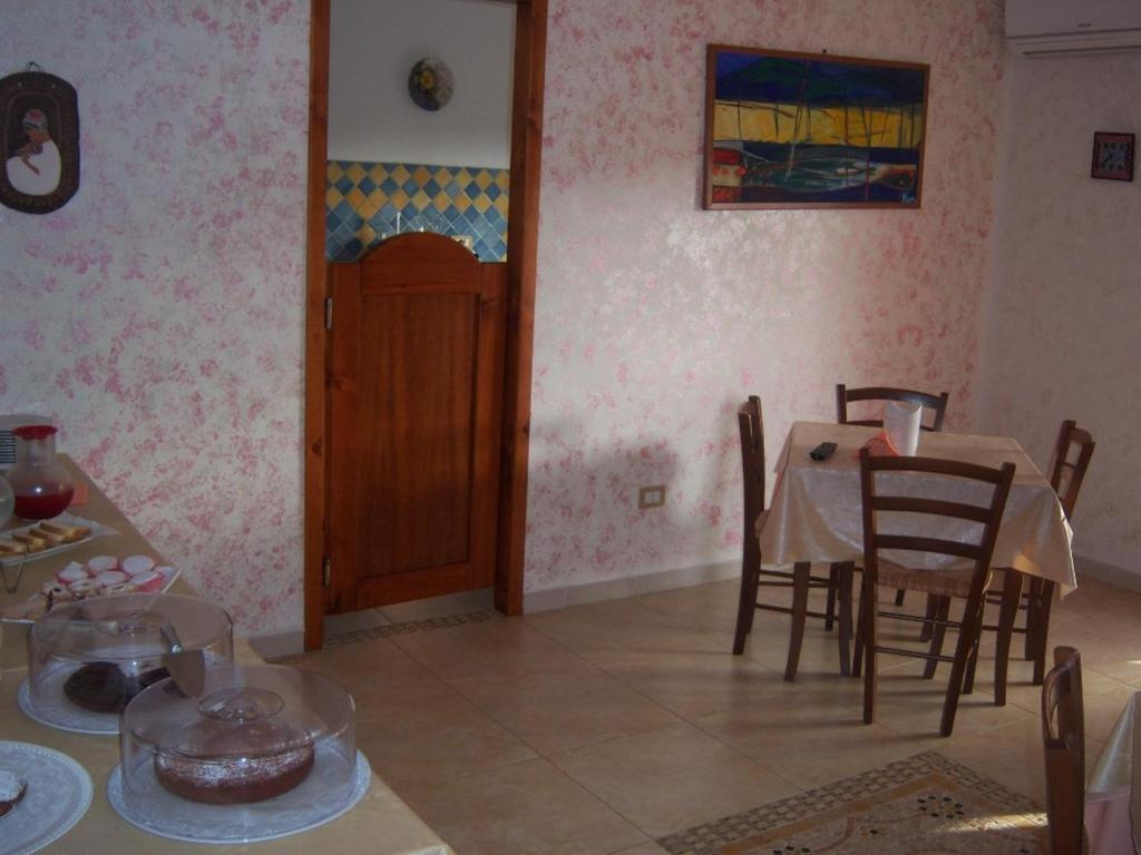 Sa Marina Bed & Breakfast La Caletta Exterior photo