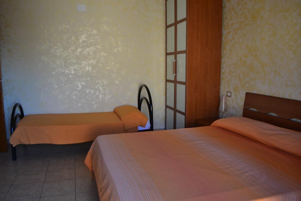 Sa Marina Bed & Breakfast La Caletta Exterior photo