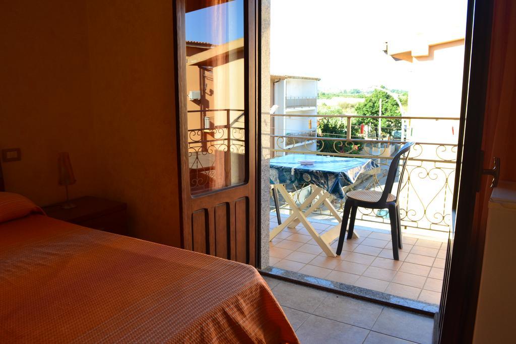 Sa Marina Bed & Breakfast La Caletta Exterior photo