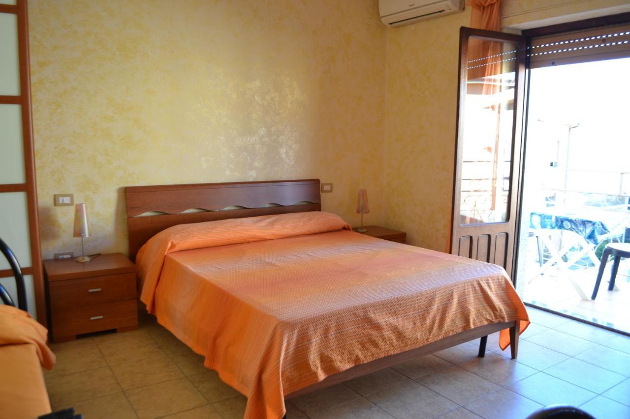 Sa Marina Bed & Breakfast La Caletta Exterior photo